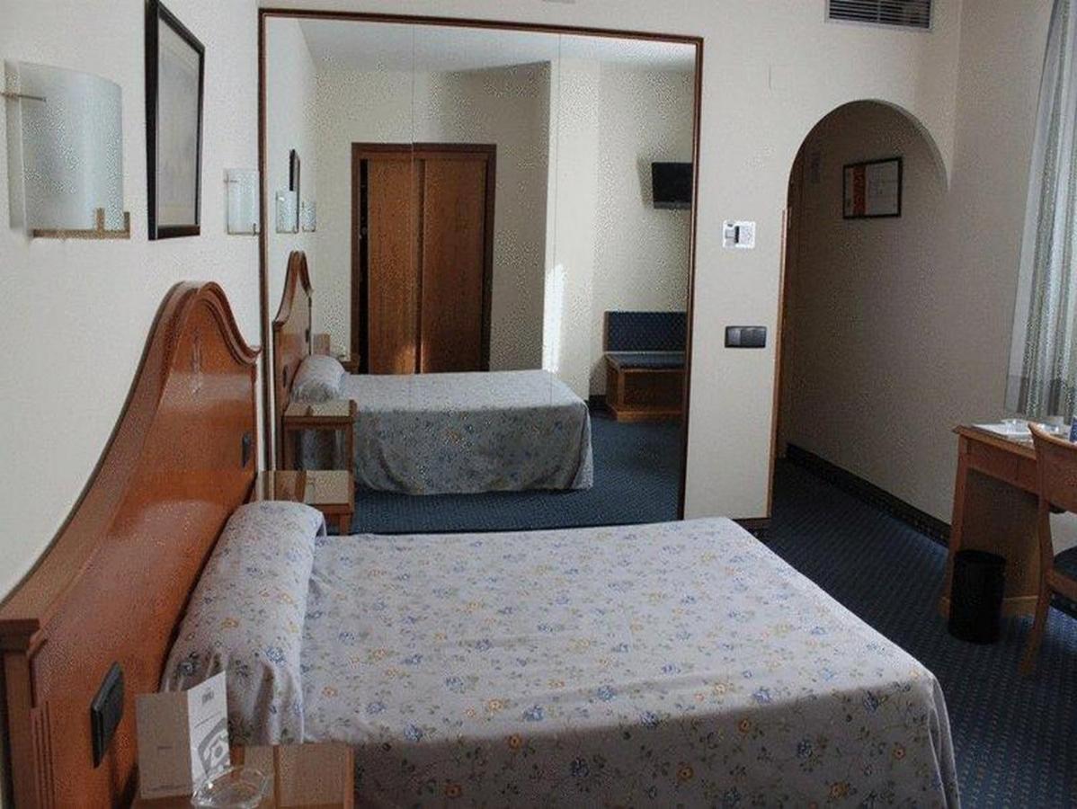 Hotel Ebora By Vivere Stays تالافيرا دي لا رينا المظهر الخارجي الصورة