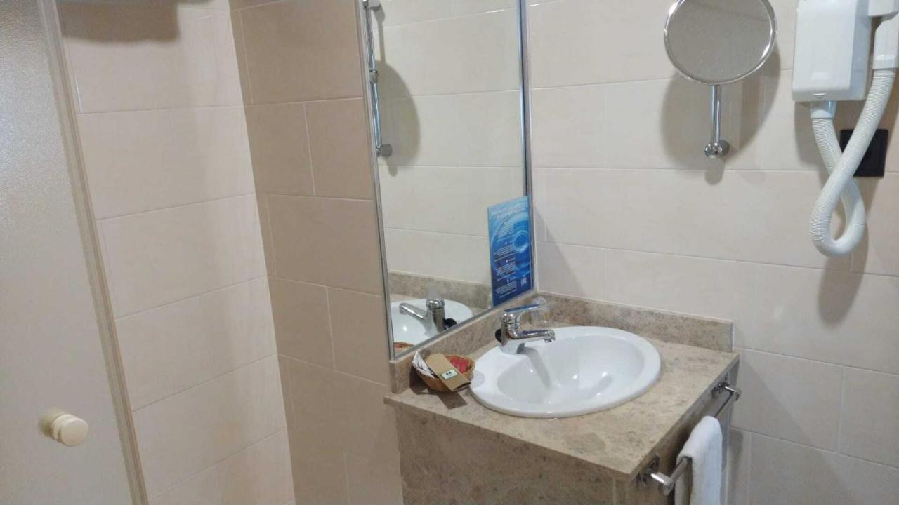 Hotel Ebora By Vivere Stays تالافيرا دي لا رينا المظهر الخارجي الصورة